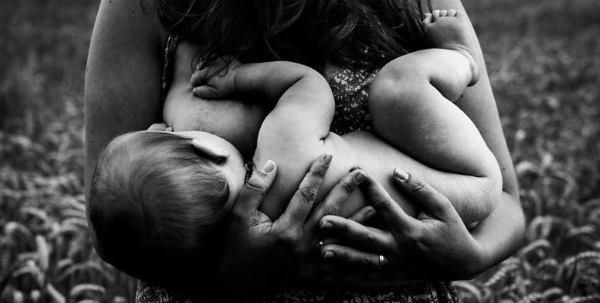 Allattamento materno: l’ideale per il neonato (e per la mamma)