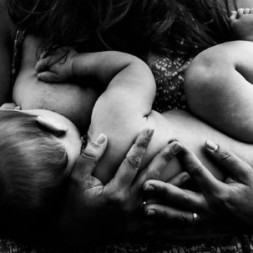 Allattamento materno: l’ideale per il neonato (e per la mamma)